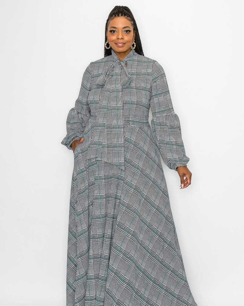Front of a model wearing a size 1X Bella Donna Dress in Black/Off White/Teal by L I V D. | dia_product_style_image_id:240949
